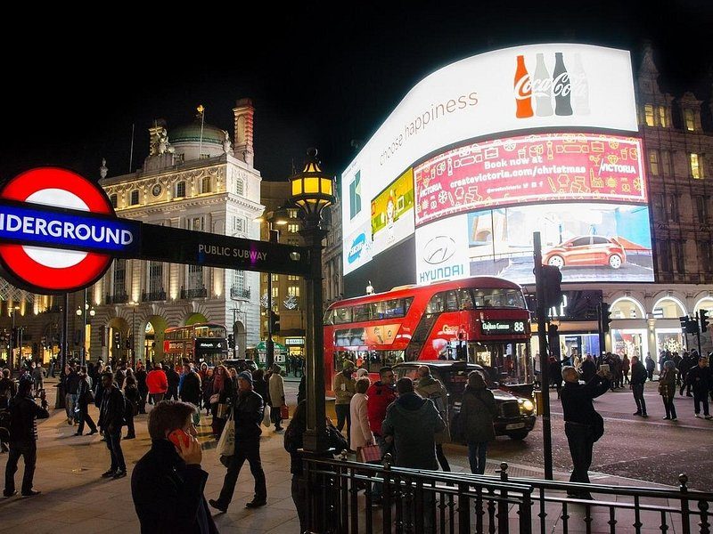 London Layover Tour by Black Cab: Twenty-Five Stops, Up to Eight Hours &mdash; London